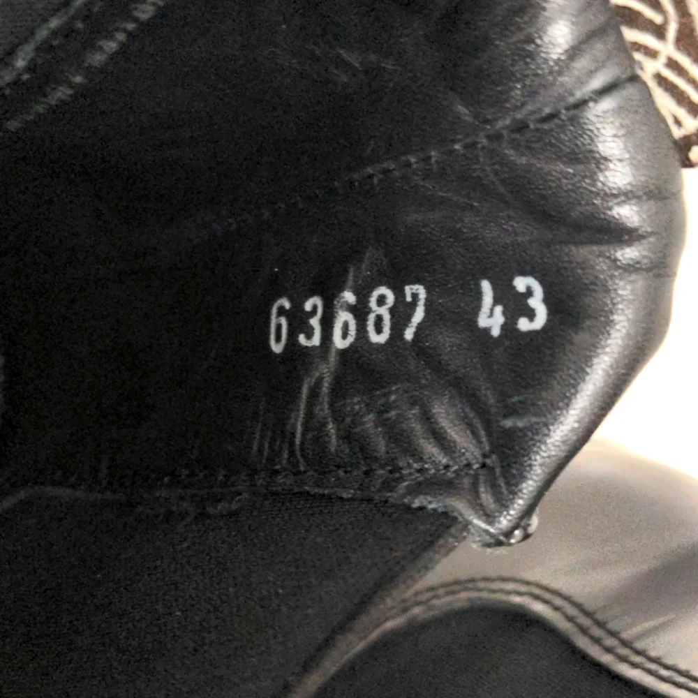Guardiani Boots - Picture 3 of 9